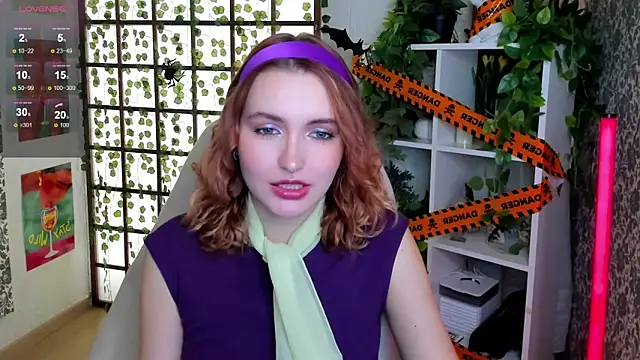 Elis Cherry online show from 10-26-25, 02:17