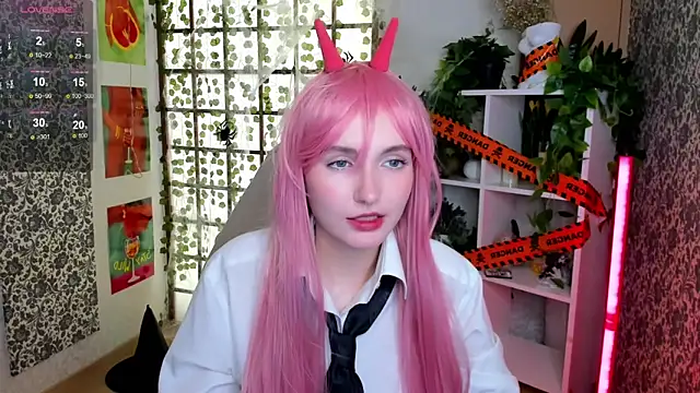 Elis Cherry online show from 10-31-25, 02:45