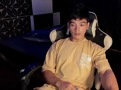 Snapshot of AsianHotBODYY chatting on 11-05-25, 09:53 AsianHotBODYY online show from 11-05-25, 09:53