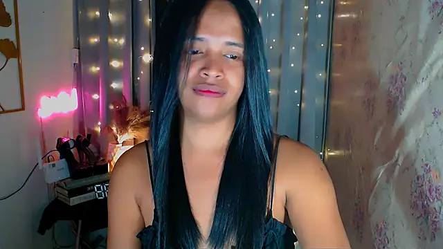 Lorainnelustts online show from 02-13-26, 02:07