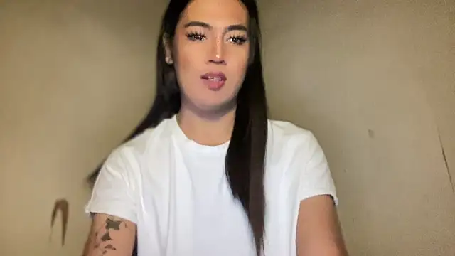 Snapshot of fallon_empress143 chatting on 09-14-25, 12:32 fallon empress143 online show from 09-14-25, 12:32