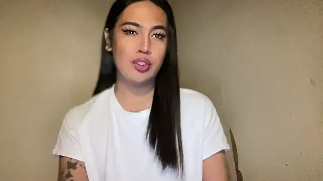 Snapshot of fallon_empress143 chatting on 09-15-25, 04:12 fallon empress143 online show from 09-15-25, 04:12