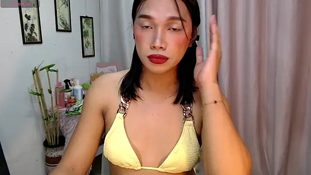 Snapshot of Herbielustts chatting on 12-16-25, 05:51 Herbielustts online show from 12-16-25, 05:51