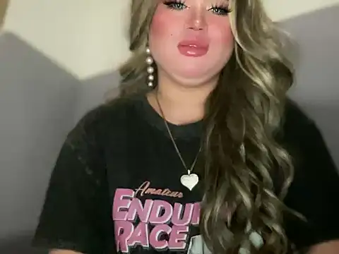 Snapshot of Naughtyrosecum chatting on 10-07-25, 02:36 Naughtyrosecum online show from 10-07-25, 02:36