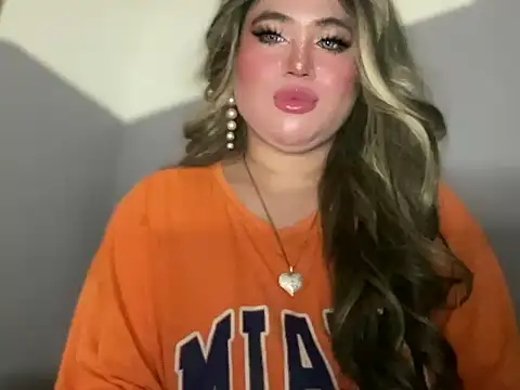 Snapshot of Naughtyrosecum chatting on 10-08-25, 03:20 Naughtyrosecum online show from 10-08-25, 03:20