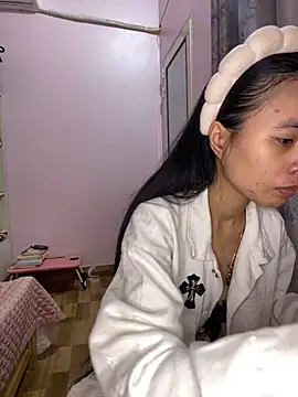 Snapshot of Dau-Tayy chatting on 10-23-25, 12:26 Dau-Tayy online show from 10-23-25, 12:26