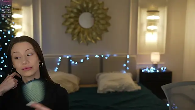 Selena Glow online show from 12-19-25, 12:17