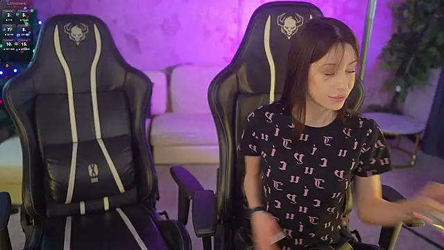 Selena Glow online show from 12-21-25, 07:43