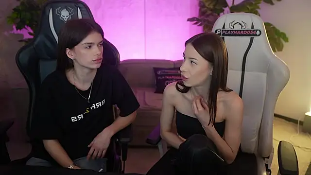 Selena Glow online show from 03-25-26, 07:20