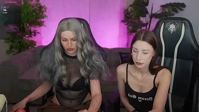 Selena Glow online show from 04-22-26, 06:31