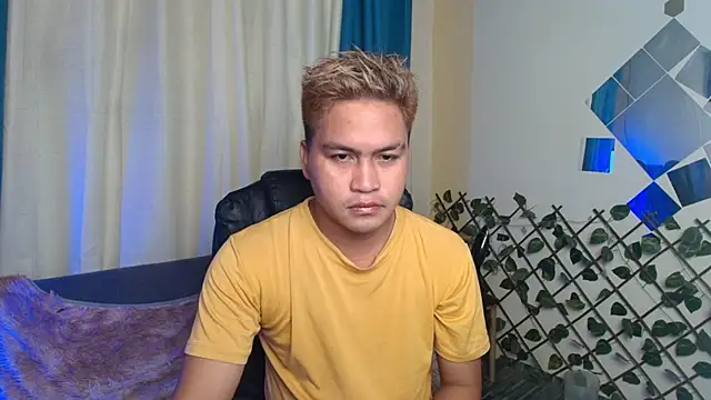 Snapshot of Asian_jayeel chatting on 06-05-26, 02:51 Asian jayeel online show from 06-05-26, 02:51