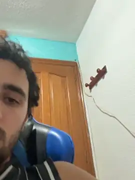 aavrdvh33 online show from 11-25-25, 10:10