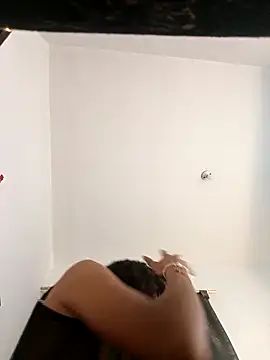 Sharlotte Watts online show from 12-23-25, 05:27