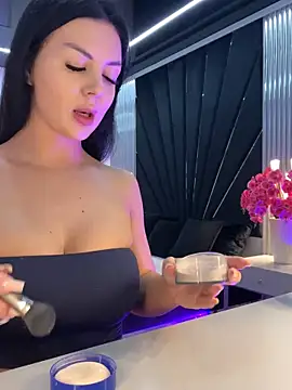 KenyaCruz online show from 10-21-25, 05:13