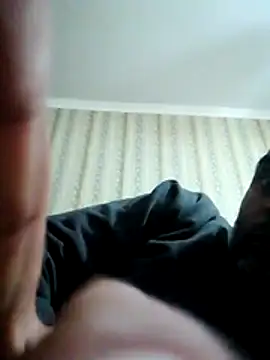 Snapshot of elik555 chatting on 12-14-25, 05:29 elik555 online show from 12-14-25, 05:29