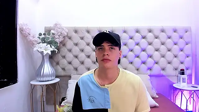 BenitoSaenz online show from 10-21-25, 03:40