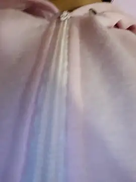 Snapshot of Luna_20x chatting on 10-28-25, 06:43 Luna 20x online show from 10-28-25, 06:43