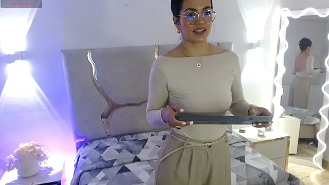 Rosalind tay online show from 10-20-25, 10:59