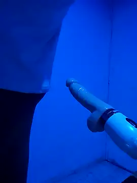 Snapshot of b_ele chatting on 09-22-25, 09:39 b ele online show from 09-22-25, 09:39