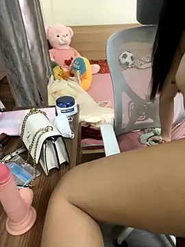 Mina048 online show from 10-20-25, 03:18