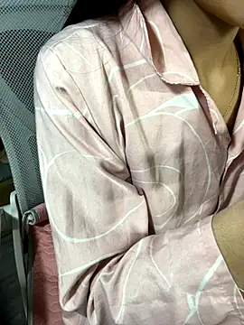 Mina048 online show from 11-28-25, 03:04