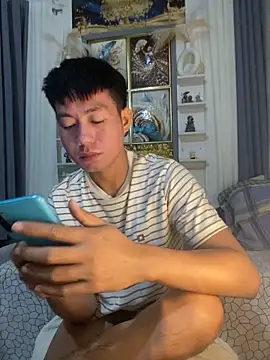 xshyboyx online show from 10-02-25, 12:01