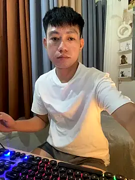 xshyboyx online show from 10-28-25, 04:49