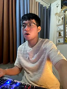 xshyboyx online show from 12-01-25, 10:53