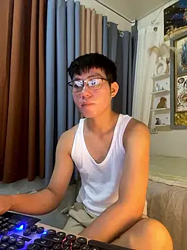 Snapshot of xshyboyx chatting on 01-08-26, 02:58 xshyboyx online show from 01-08-26, 02:58