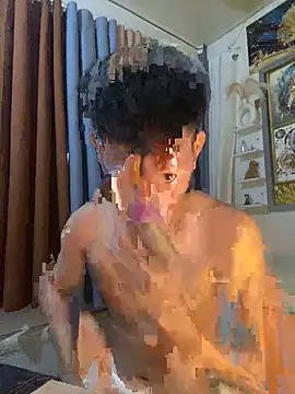 Snapshot of xshyboyx chatting on 01-18-26, 12:31 xshyboyx online show from 01-18-26, 12:31