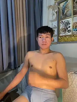 Snapshot of xshyboyx chatting on 02-19-26, 02:40 xshyboyx online show from 02-19-26, 02:40