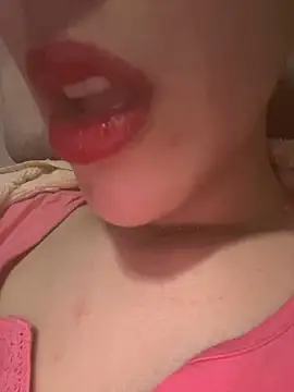 Snapshot of Mimisixo chatting on 04-28-26, 11:43 Mimisixo online show from 04-28-26, 11:43