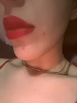Snapshot of Mimisixo chatting on 05-20-26, 03:51 Mimisixo online show from 05-20-26, 03:51