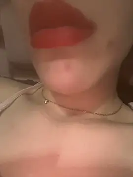 Snapshot of Mimisixo chatting on 05-26-26, 04:58 Mimisixo online show from 05-26-26, 04:58