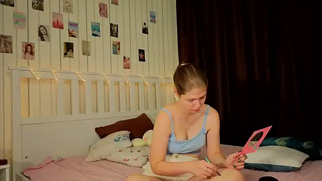 BeatrixCarIeton online show from 12-20-25, 08:16