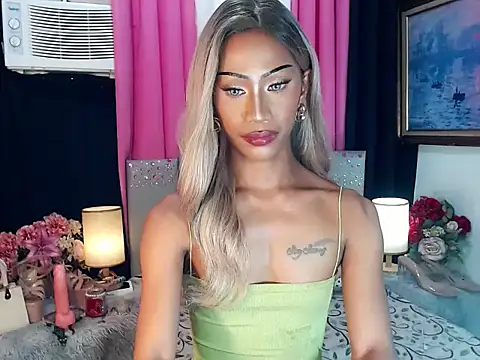 Snapshot of sassylatina chatting on 03-10-26, 04:23 sassylatina online show from 03-10-26, 04:23