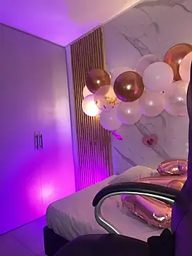 KYLIE JONES6 online show from 11-20-25, 12:11