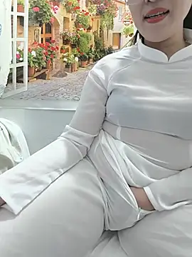 Ariana-Vy online show from 07-19-26, 04:05