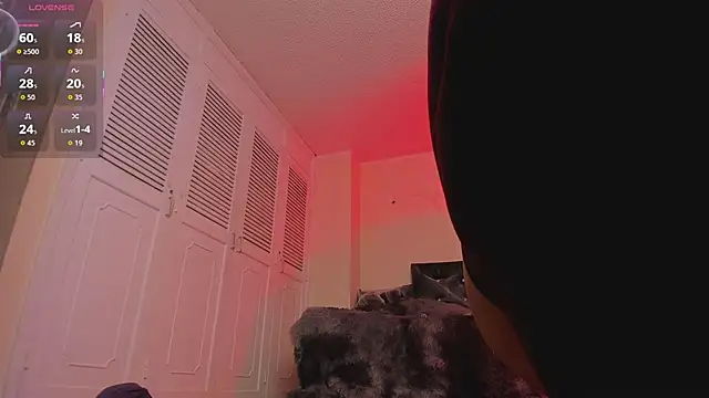 Draculairis online show from 10-25-25, 02:35