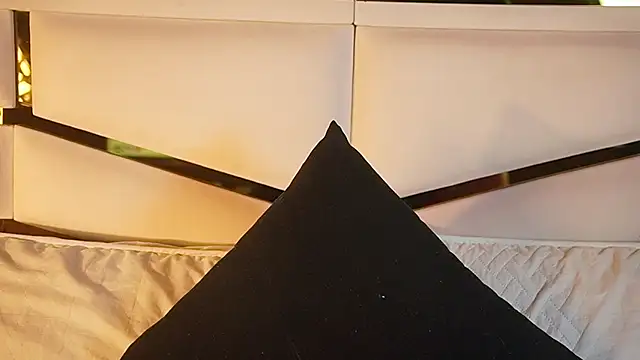 Snapshot of ambar_rosse25 chatting on 09-22-25, 11:34 ambar rosse25 online show from 09-22-25, 11:34