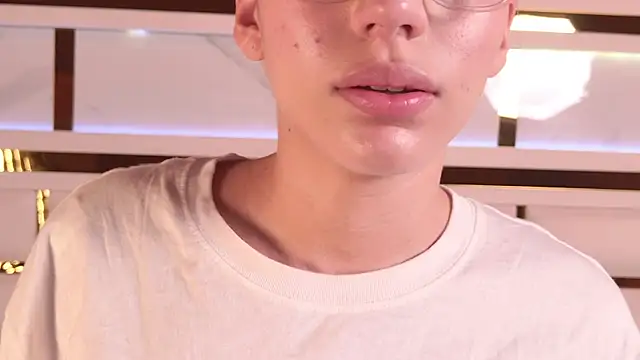 Snapshot of ambar_rosse25 chatting on 10-15-25, 11:32 ambar rosse25 online show from 10-15-25, 11:32