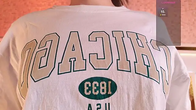 Snapshot of ambar_rosse25 chatting on 10-22-25, 11:32 ambar rosse25 online show from 10-22-25, 11:32