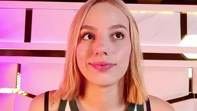 Snapshot of ambar_rosse25 chatting on 11-28-25, 11:35 ambar rosse25 online show from 11-28-25, 11:35