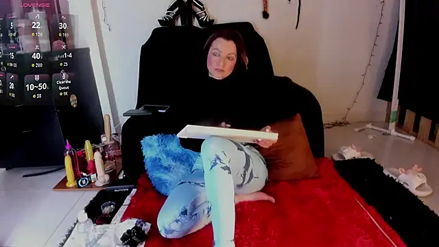 Snapshot of angierot2025 chatting on 11-19-25, 12:10 angierot2025 online show from 11-19-25, 12:10