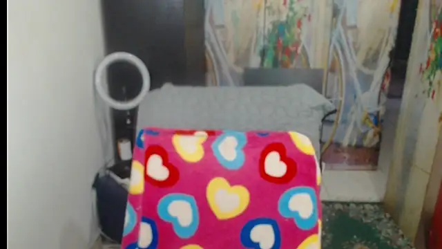 Snapshot of Grace_mature_milf chatting on 10-28-25, 11:03 Grace mature milf online show from 10-28-25, 11:03