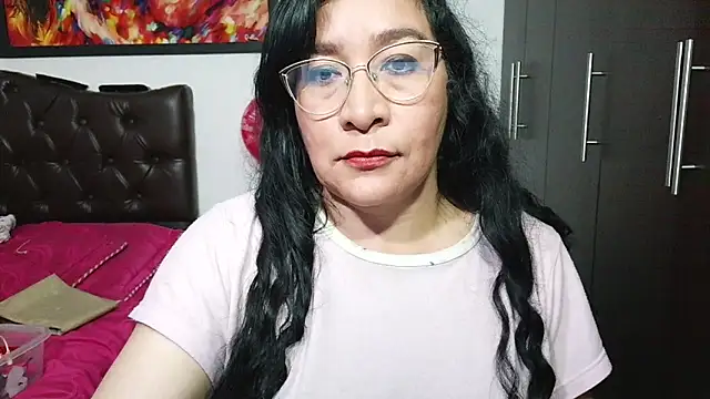 Snapshot of Grace_mature_milf chatting on 05-25-26, 12:38 Grace mature milf online show from 05-25-26, 12:38