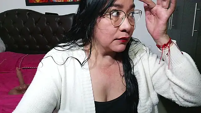 Snapshot of Grace_mature_milf chatting on 05-30-26, 11:29 Grace mature milf online show from 05-30-26, 11:29