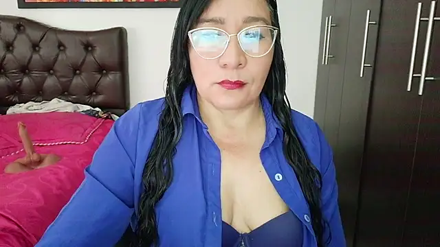 Snapshot of Grace_mature_milf chatting on 06-12-26, 11:20 Grace mature milf online show from 06-12-26, 11:20
