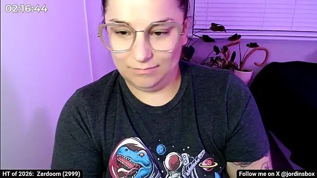 Snapshot of MoonBalloons chatting on 04-01-26, 04:35 MoonBalloons online show from 04-01-26, 04:35