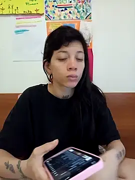 Paula Alameda online show from 10-24-25, 02:02